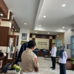 Tingkatkan Kualitas Layanan Publik, Wakil Ketua MS Lhokseumawe Laksanakan Briefing Terpadu bagi Petugas PTSP, Outsourcing, dan Posbakum
