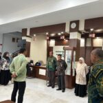 Cuaca Kurang Mendukung, Mahkamah Syar’iyah Lhokseumawe Tetap Konsisten Gelar Apel Sore di Ruang Pelayanan PTSP