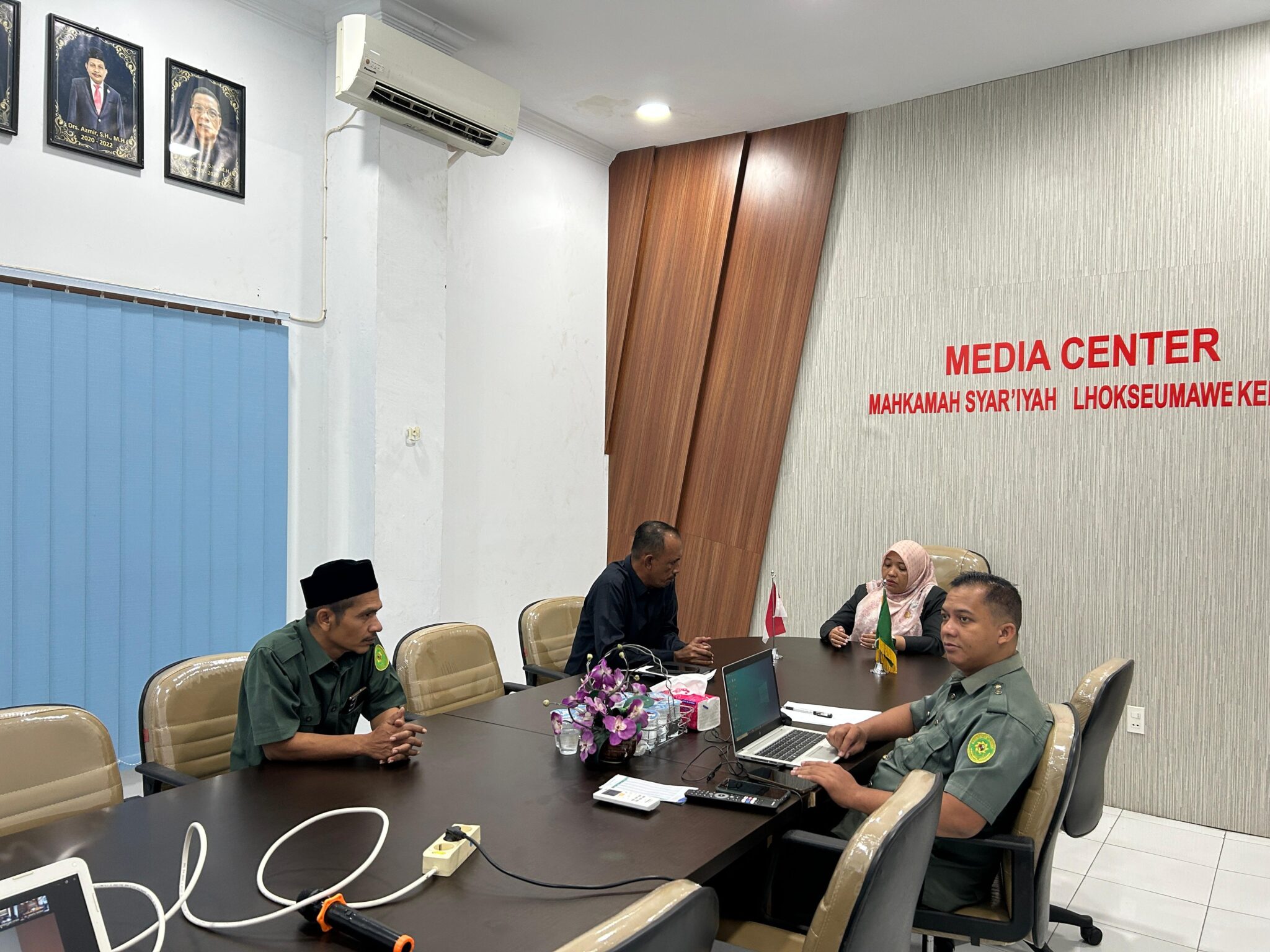 Mahkamah Syar’iyah Lhokseumawe Ikuti Pembinaan Kepegawaian MA RI secara Daring Mahkamah Syar’iyah Lhokseumawe Ikuti Pembinaan Kepegawaian MA RI secara Daring