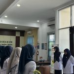 Perkuat Layanan dan Keamanan, Hakim MS Lhokseumawe Pimpin Briefing Pagi Petugas PTSP hingga Outsourcing