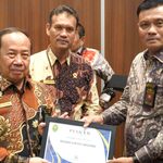 Mahkamah Syar’iyah Lhokseumawe Raih Penghargaan Penginputan Data Keuangan Perkara e-Bima dari MS Aceh