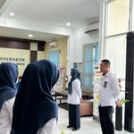 Tingkatkan Kualitas Pelayanan dan Akuntabilitas, Ketua Mahkamah Syar’iyah Lhokseumawe Pimpin Briefing Pagi Seluruh Petugas Layanan